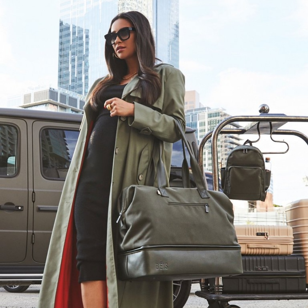 Beis Convertible Weekender Bag in Evergreen